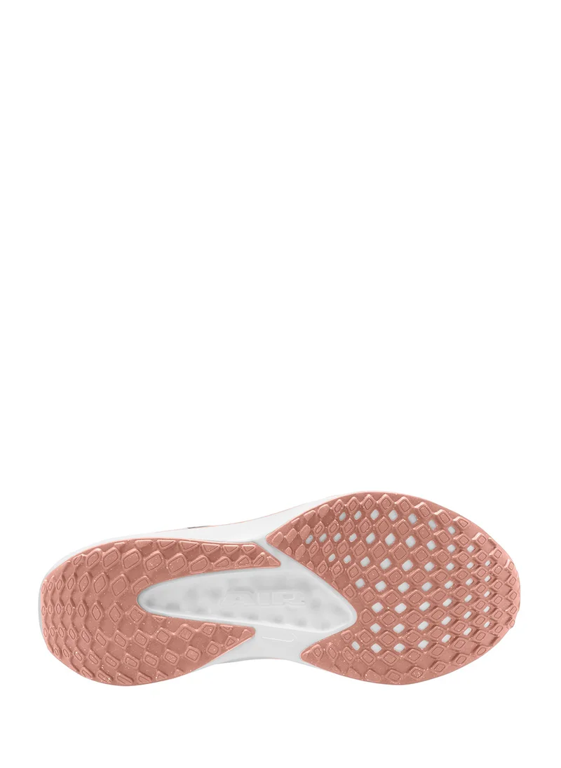 Nike Quest 6