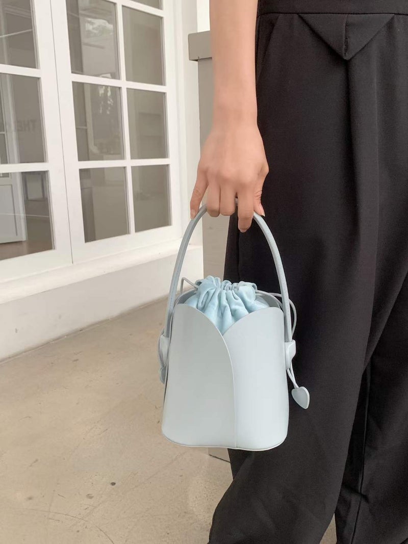Straw Bag Women'S Summer Genuine Leather Drawstring Petal Bag 2024 Style Girls' Satchel Diagonal Trendy - Image 1