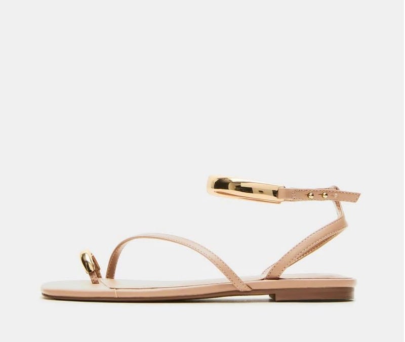 Coutgo Womens Strappy Flat Sandals Flip Flops Open Toe Ring Sandals Metal Ankle Strap Summer Beach Shoes, Nude, Size 8 - Image 4