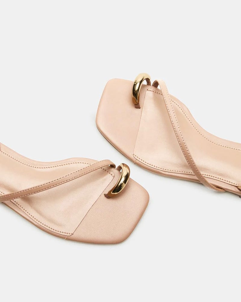 Coutgo Womens Strappy Flat Sandals Flip Flops Open Toe Ring Sandals Metal Ankle Strap Summer Beach Shoes, Nude, Size 8 - Image 5
