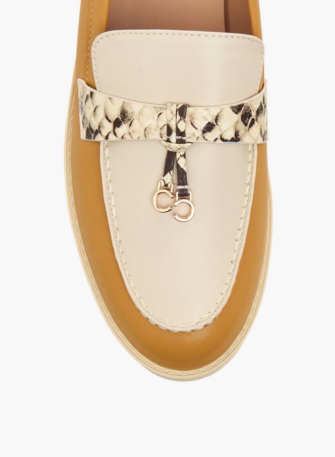 سيليست حذاء نسائي سهل الارتداء بتفاصيل شرابات - Image 4