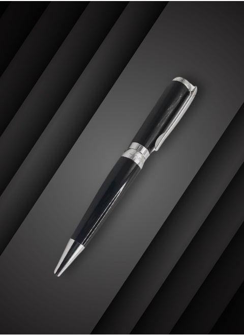 A classic pen body with beautiful details. The pen tip ensures a smooth flow of ink for beautiful writing