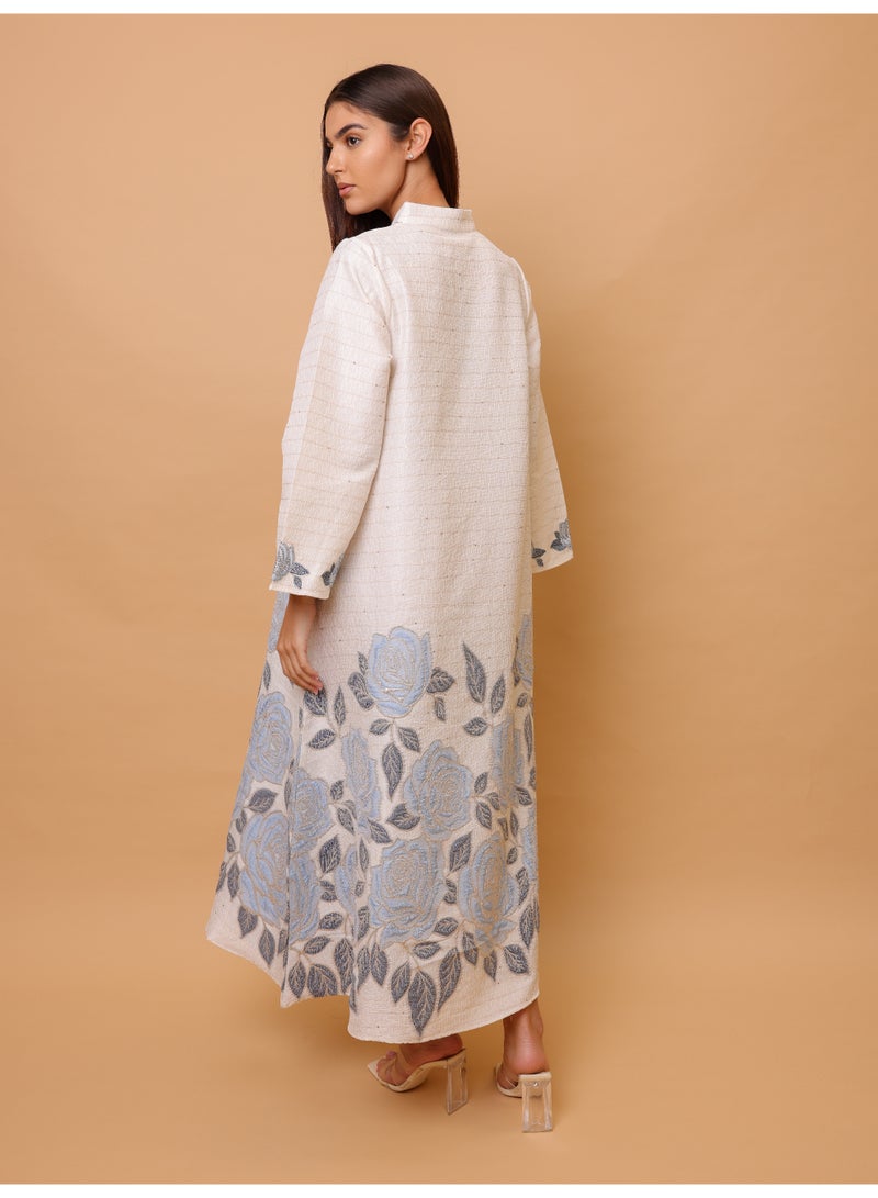 اكسا جلابية مطبوعة بتصميم جميل وتفاصيل زهور كبيرة - Image 4