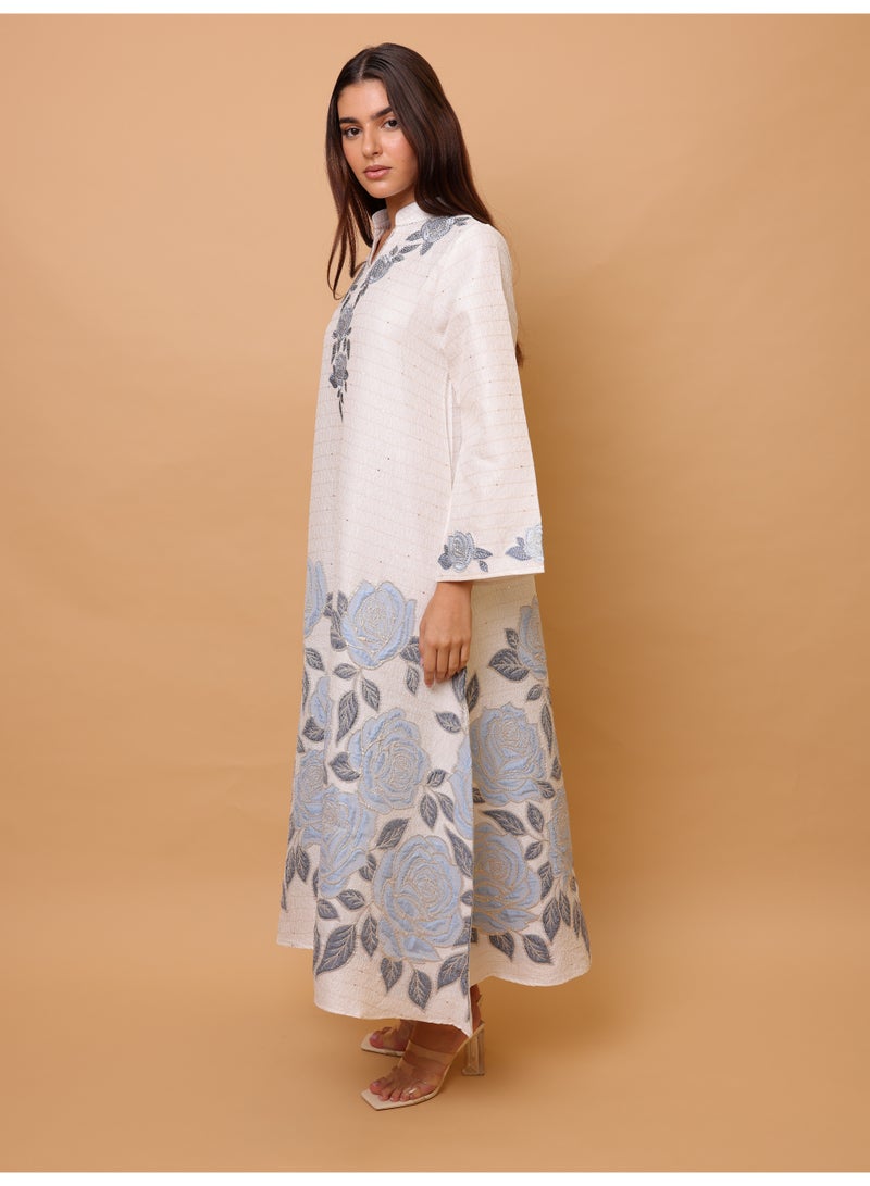 اكسا جلابية مطبوعة بتصميم جميل وتفاصيل زهور كبيرة - Image 3