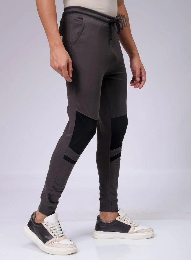 The Indian Garage Co Men Slim Fit Solid Mid-Rise Stretchable Knitted Jogger Trousers