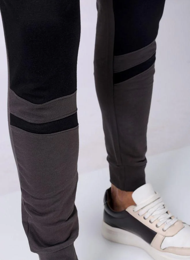 The Indian Garage Co Men Slim Fit Solid Mid-Rise Stretchable Knitted Jogger Trousers