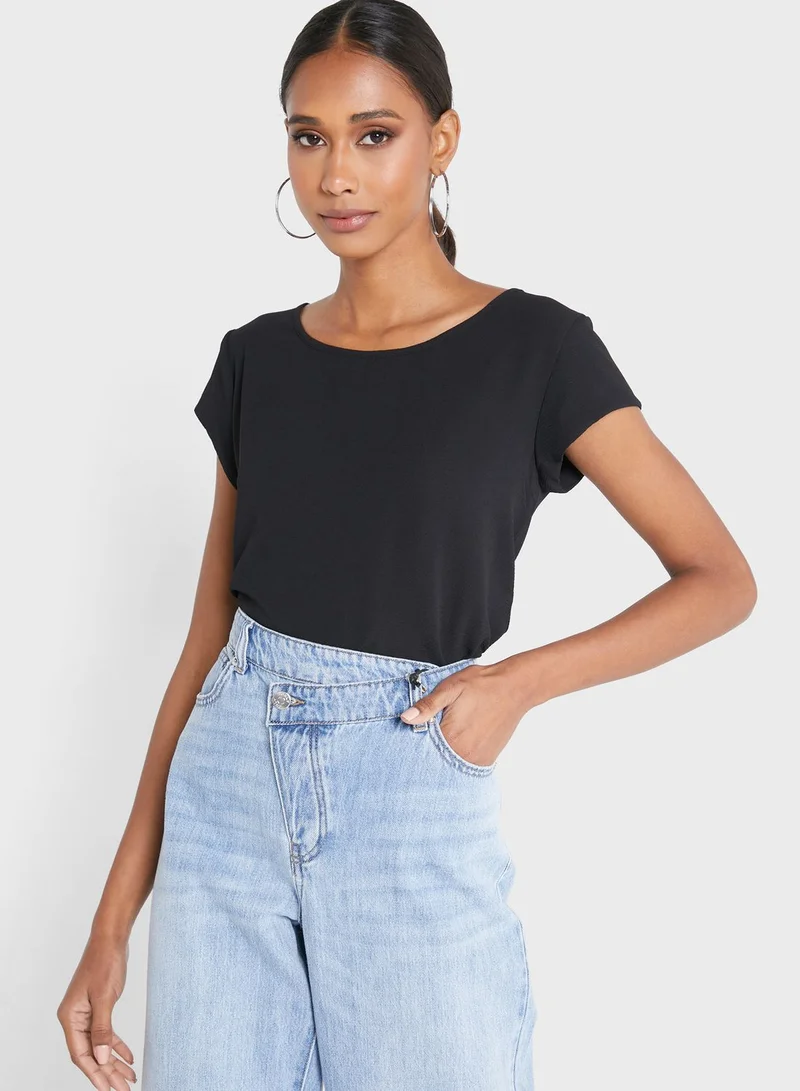 ONLY Round Neck Keyhole Back Top