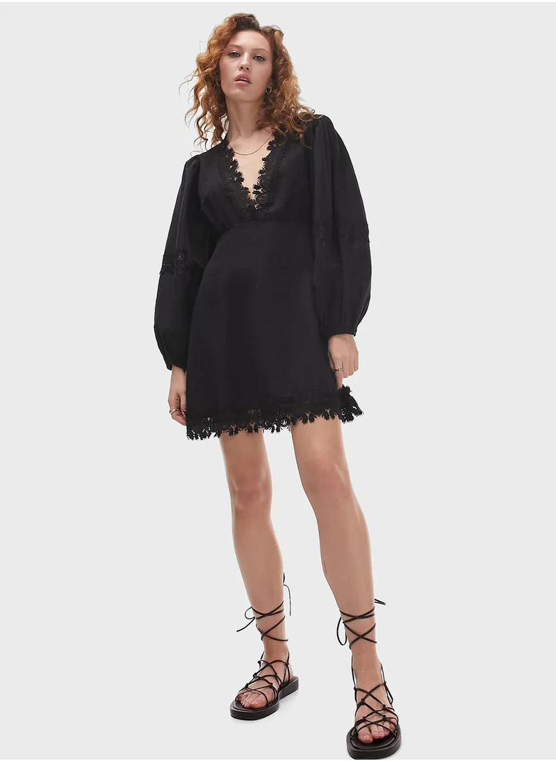 TOPSHOP Plunge Neck Lace Balloon Sleeve Dress