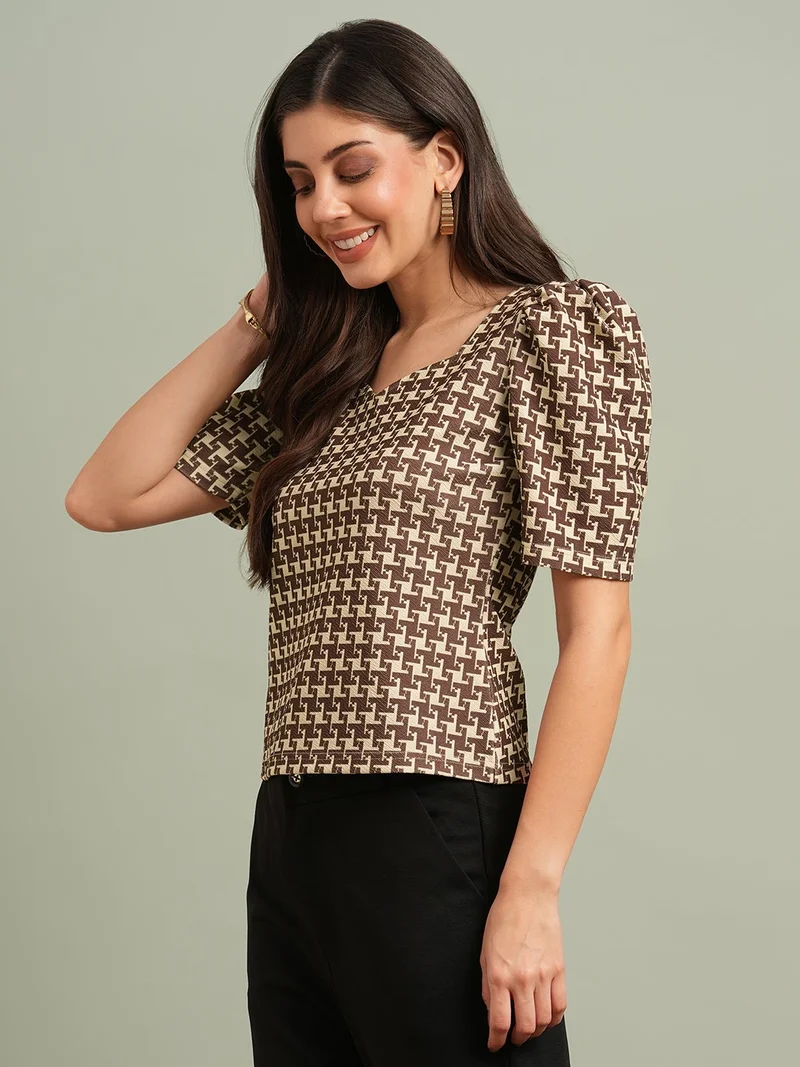 جلو باص Globus Women Brown Abstract Print Sweetheart Neck Puff Sleeves Workwear Top