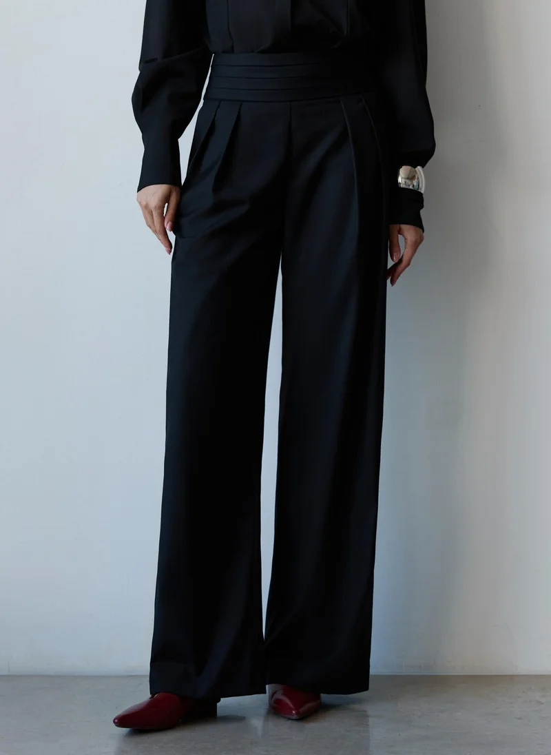 Lichi Loose trousers with wide draped belt