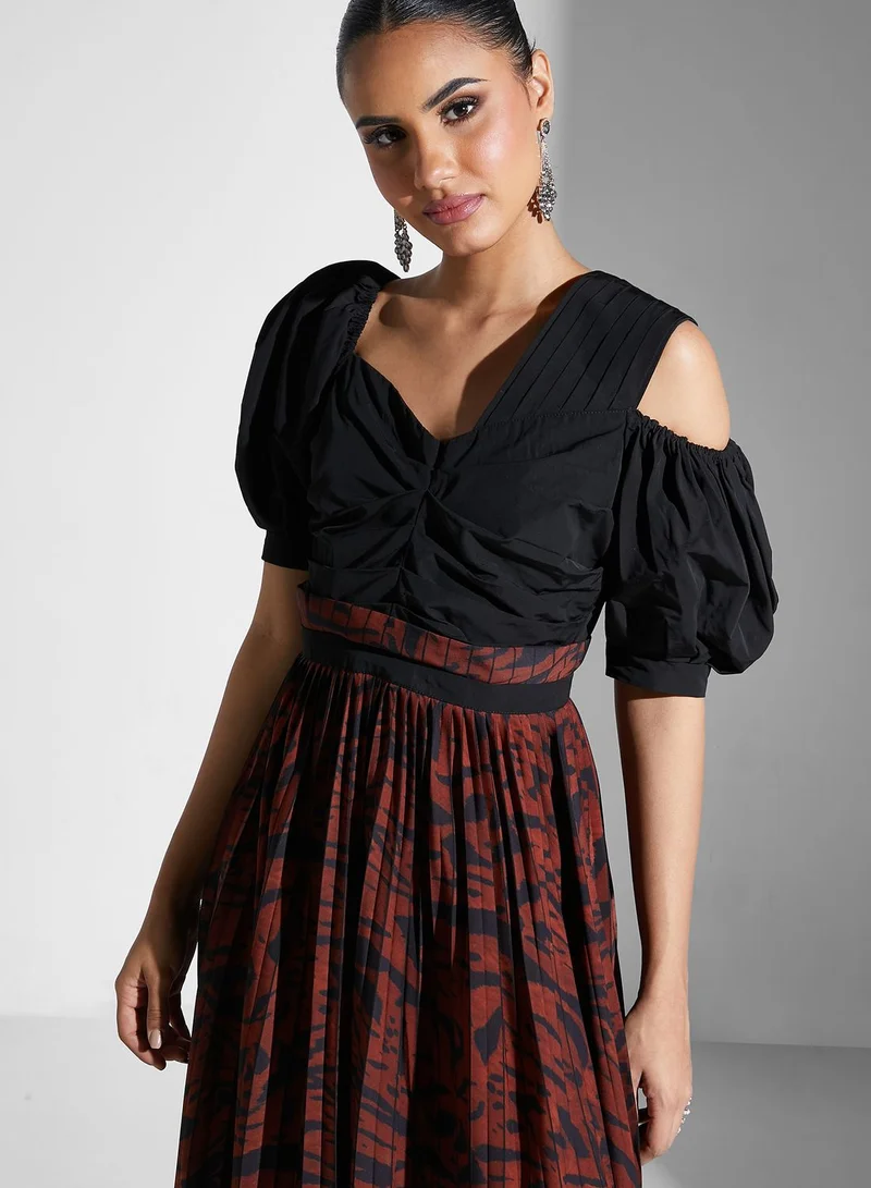 Threadz by Ajooni Cold Shoulder Balloon Sleeve Plisse Dress