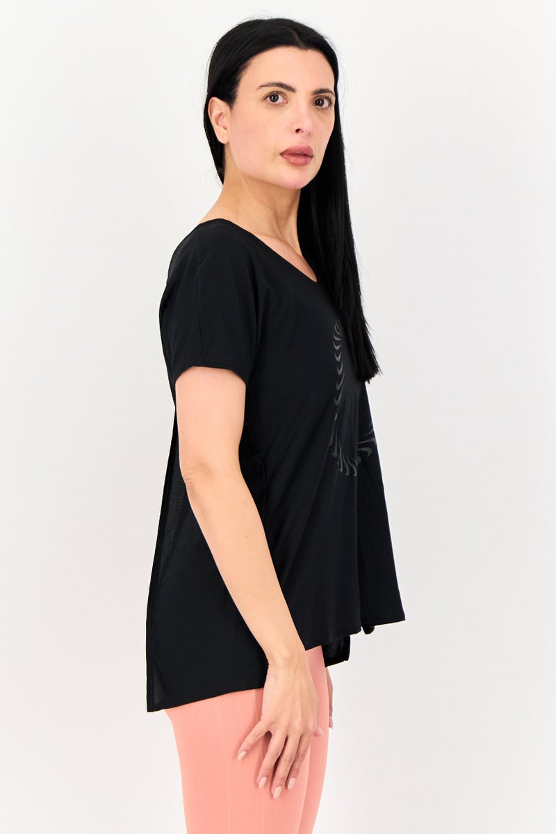 Nike تي شيرت رياضي نسائي قصير الأكمام للجري، أسود - Image 2