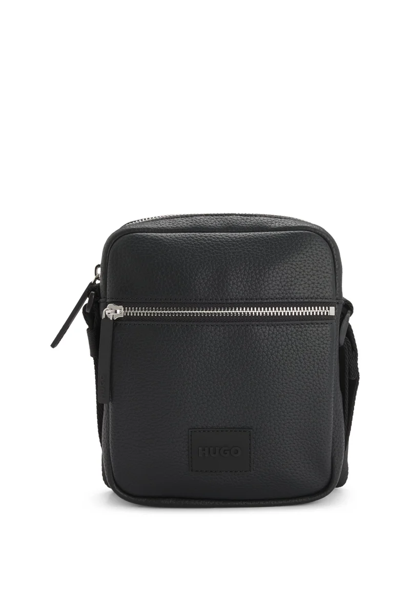 هوجو حقيبة مراسل بجلد صناعي محبب مع رقعة شعار مطاطية