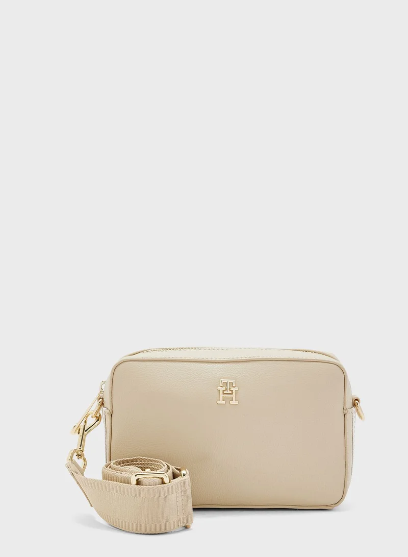 TOMMY HILFIGER Essential Zip Around Crossbody Camera Bag