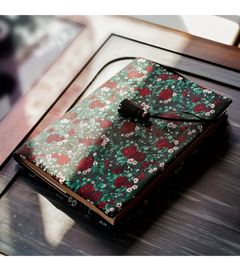 غطاء واقٍ دفتر أخضر Jacquard بحجم A5 مع قلادة كتاب - Image 5