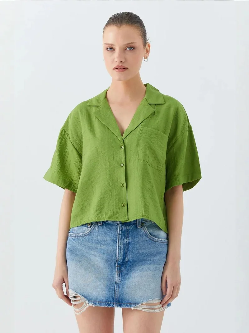MixRay Mixray Loose Fit Button-Up Crop Shirt with Pocket