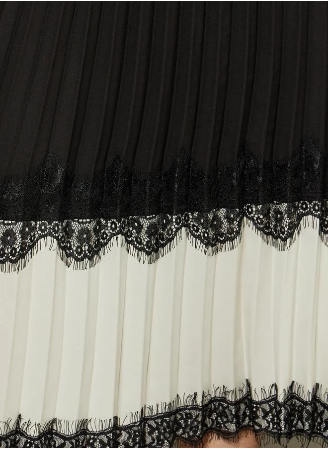 ستايلي Color Block Pleated A-Line Midi Skirt with Lace Trim