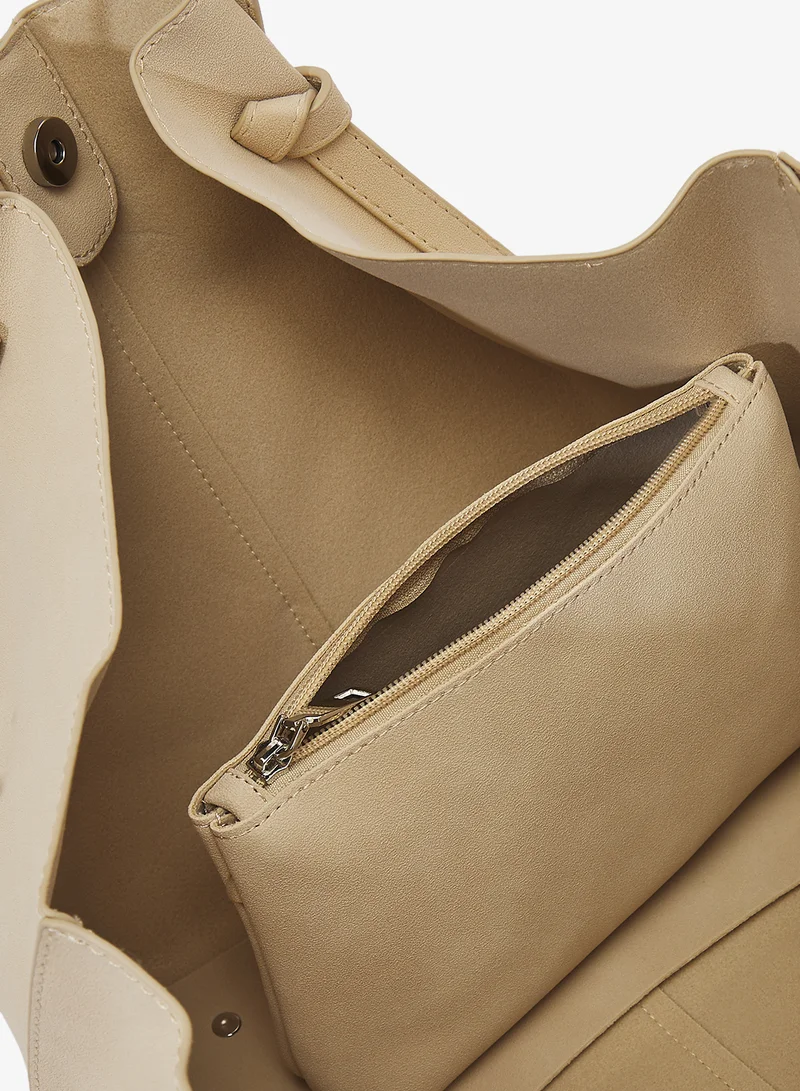 ايلا حقيبة توت من جلد السويد