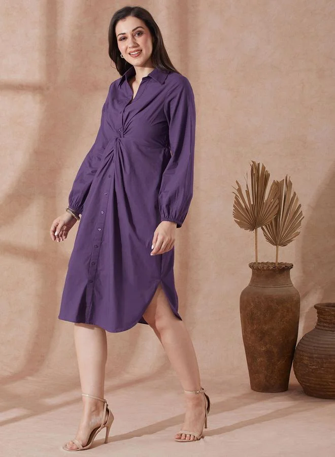 جلو باص فستان ميدي بياقة قميص وتفصيلة ملتفة