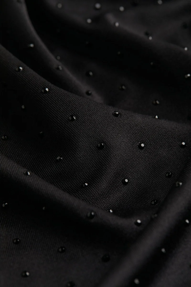 اتش اند ام بلوزة محبوكة مزينة