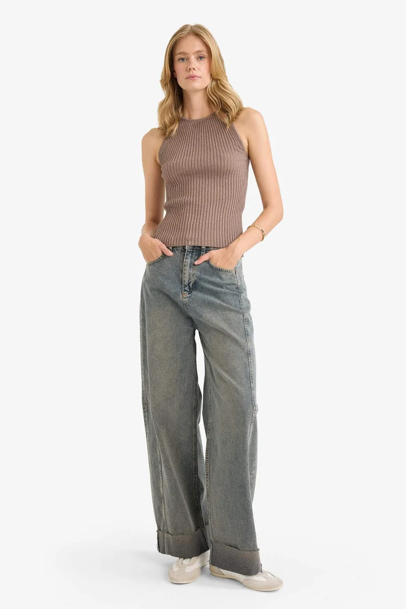 ديفاكتو Fitted Crew Neck Knit Blouse