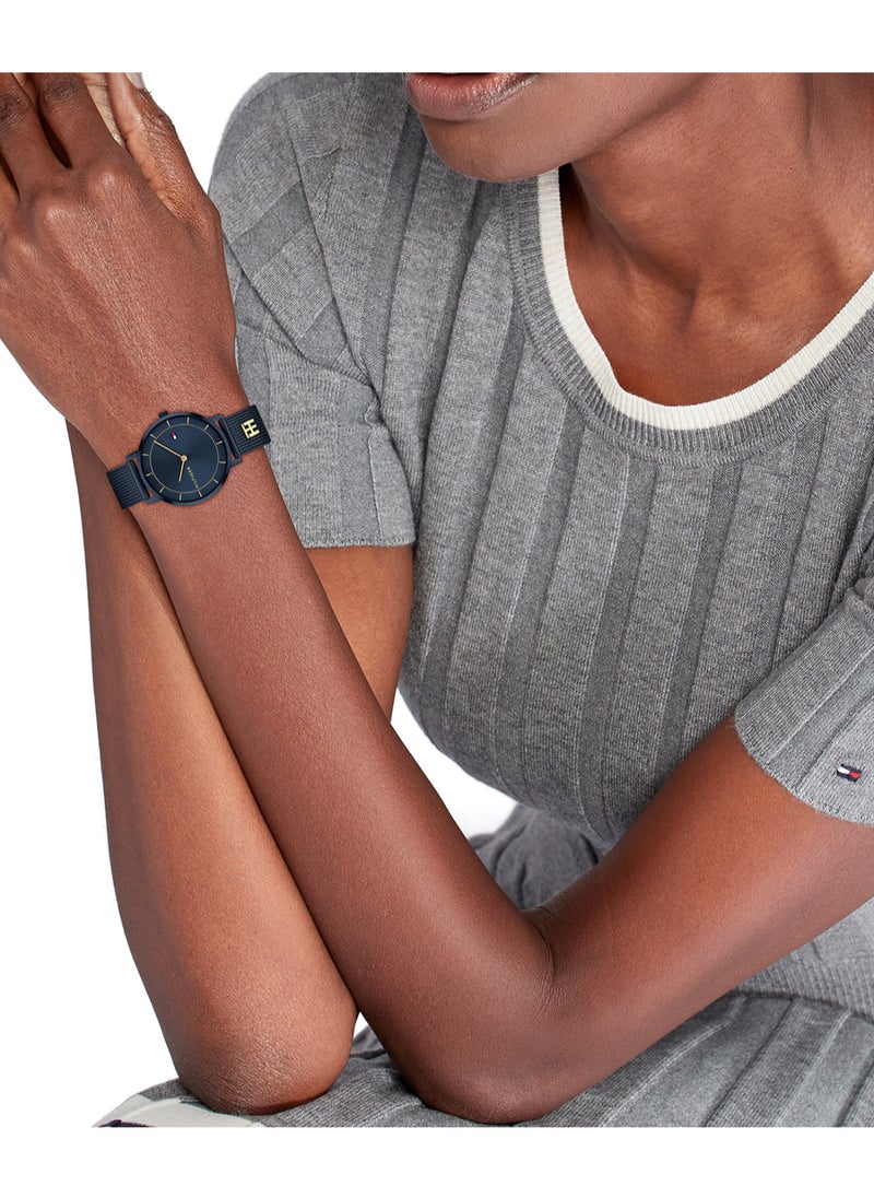 TOMMY HILFIGER TOMMY HILFIGER ROUND ANALOG WOMEN'S BLUE CASE WATCH - 1782740  - Image 4