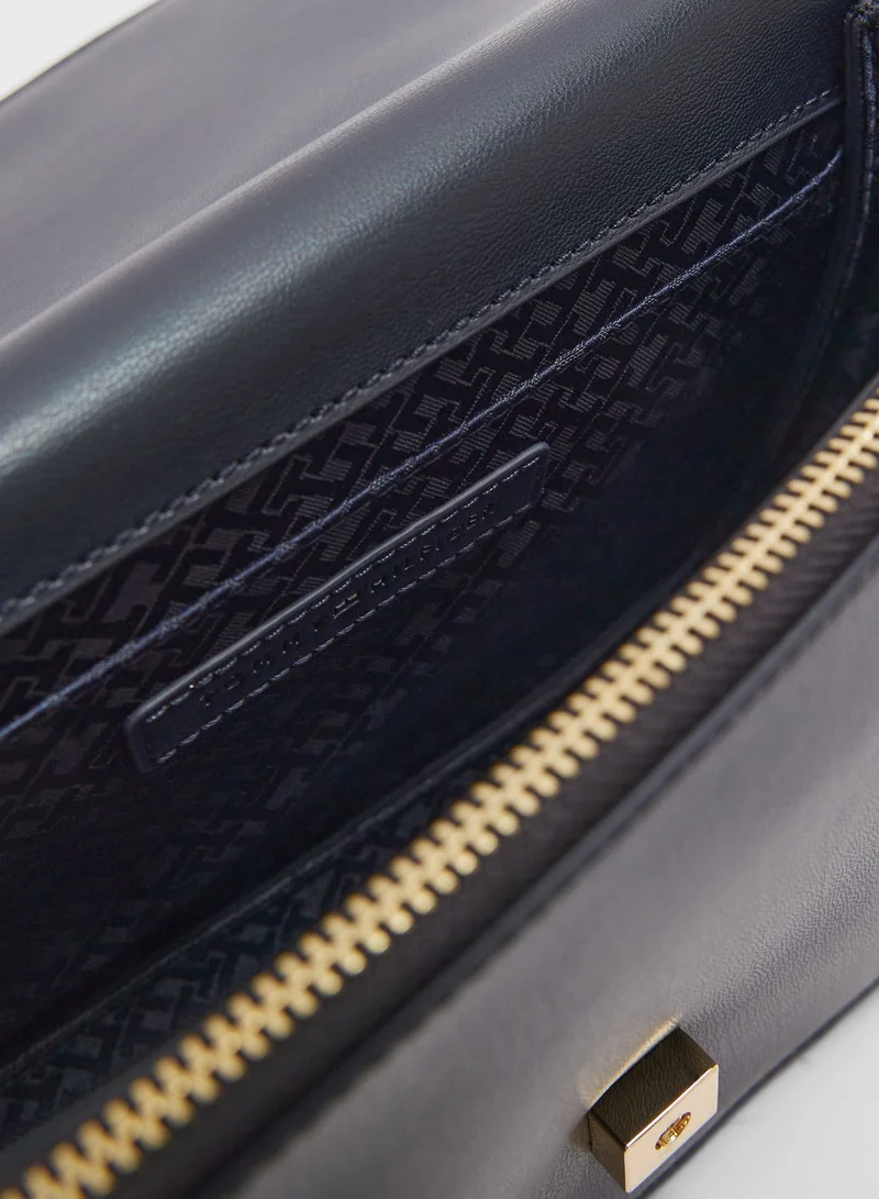 TOMMY HILFIGER Refined  Medium Chain Crossbody Bag