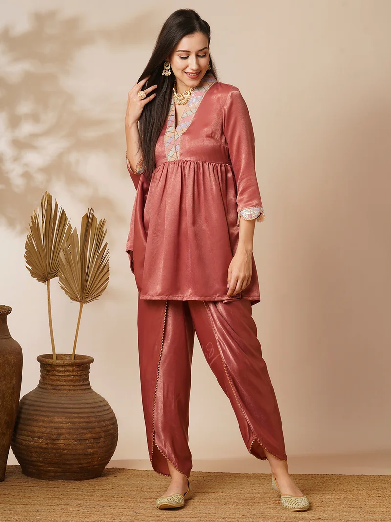globus Women Pink V-Neck Scalloped Sleeves Velvet Tunic & Dhoti