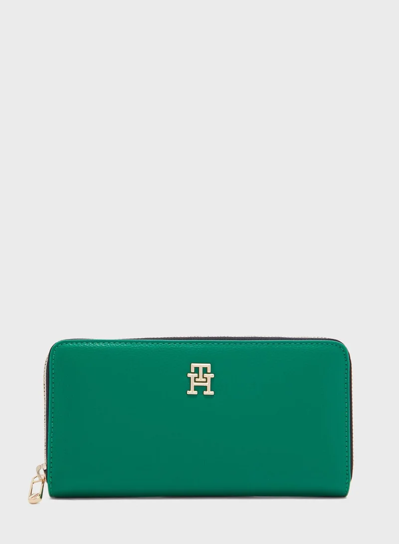 TOMMY HILFIGER Essential Medium Clutches