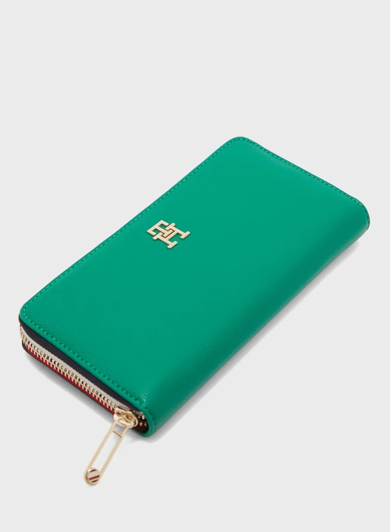 TOMMY HILFIGER Essential Medium Clutches