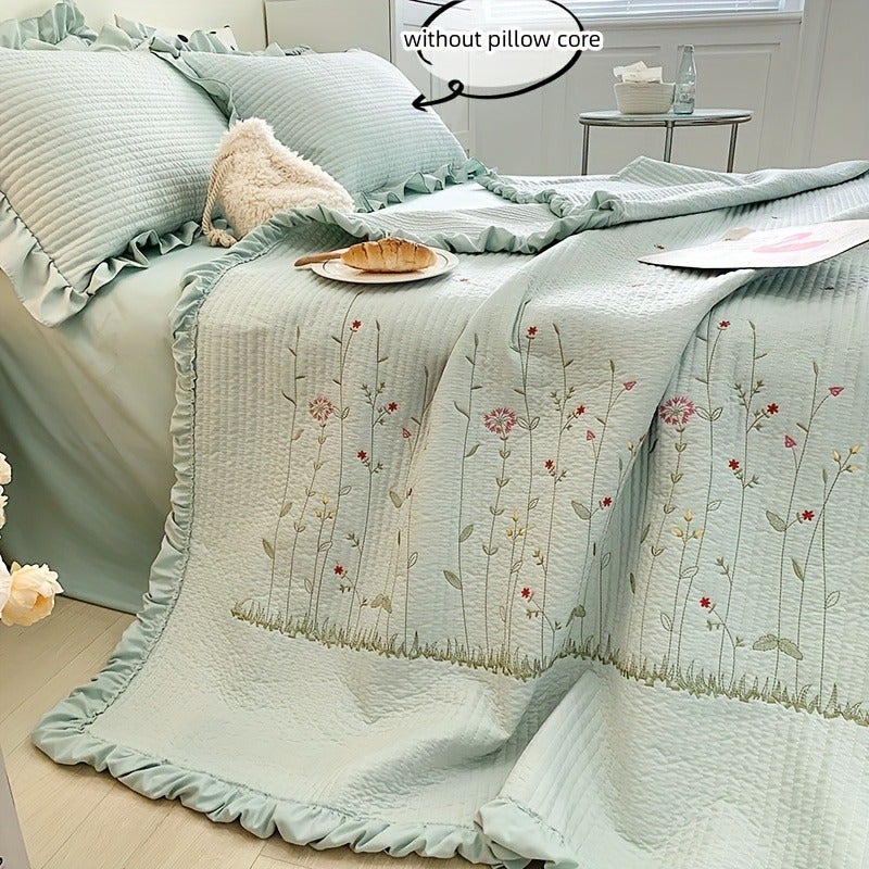 Korean Version Embroidered Summer Quilt Air Conditioning Blanket Bedding Set 3pcs 1 Blanket+2 Pillowcases - Image 1