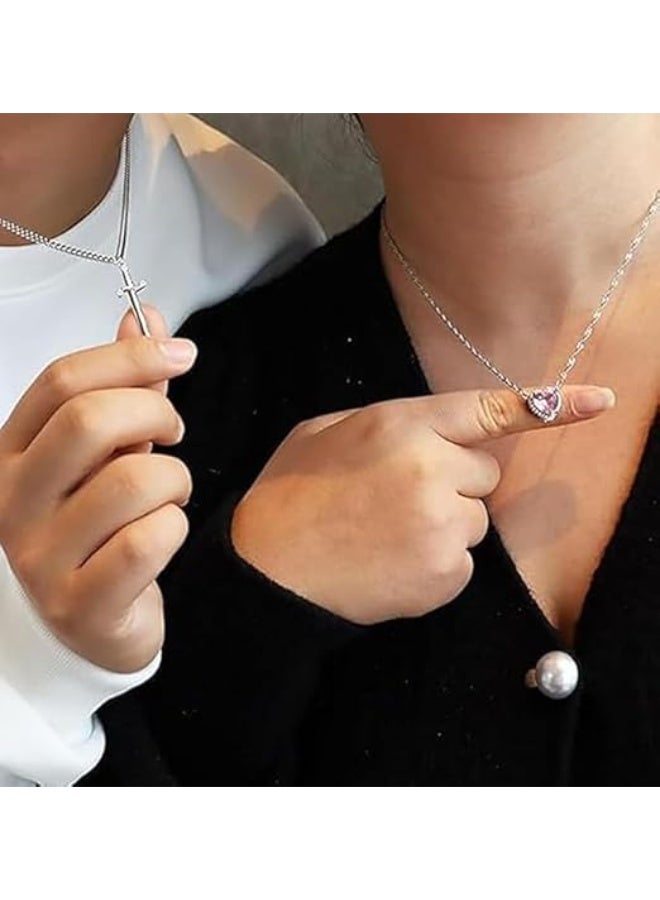 فيروز جوليري قلادة كابلز بتصميم قلب وسيف من الستانلس ستيل عالي الجودة تجمع بين رمزية الحب والقوة في قطعة أنيقة وفريدة، ، مثالية للأزواج والعشاق،من فيروز جوليري. - Image 4