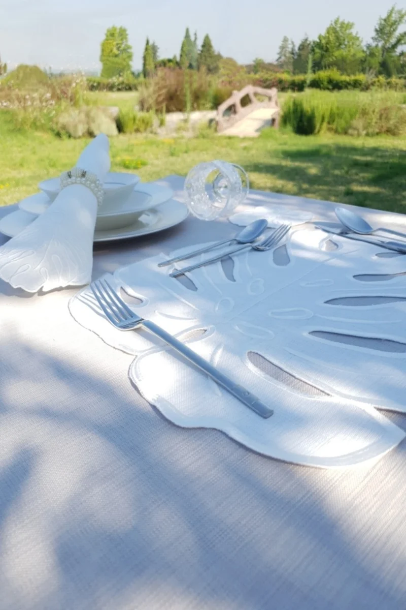 تانيم هوم Imported Linen Fabric Leaf Pattern Embroidered 16 Piece Placemat Set for 4 People