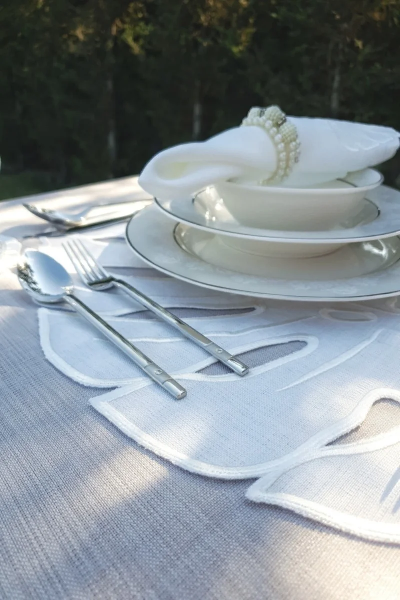 تانيم هوم Imported Linen Fabric Leaf Pattern Embroidered 16 Piece Placemat Set for 4 People