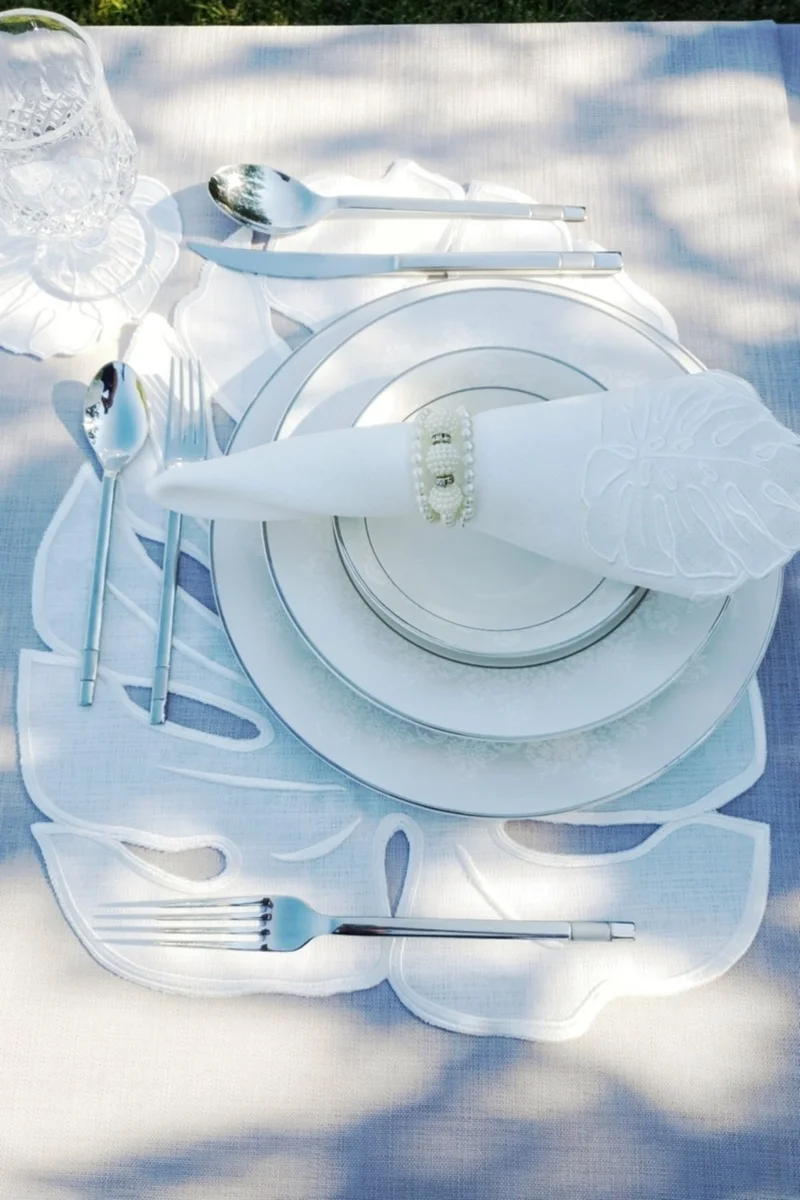 تانيم هوم Imported Linen Fabric Leaf Pattern Embroidered 16 Piece Placemat Set for 4 People