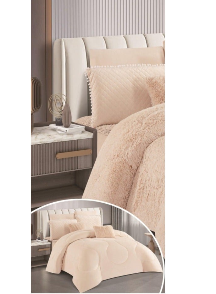 Luxurious faux fur Comforter Set  set to keep you warm on cold nights. Includes: 1 duvet (250x230cm), 1 fitted sheet (200x200cm), 4 pillowcases (75x50cm), and 2 cushions (45x45cm). - Image 1