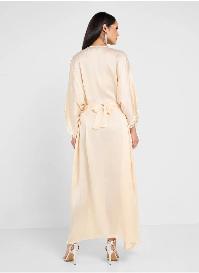هيا كلوزيت Embellished Belted Jalabiya