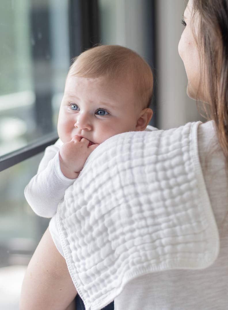 كابتن تيك Comfy Cubs 6-Pack Large Cotton Muslin Burp Cloths - Extra Absorbent & Soft 6-Layer Hand Washcloths in White for Ultimate Comfort and Cleanliness. - Image 3