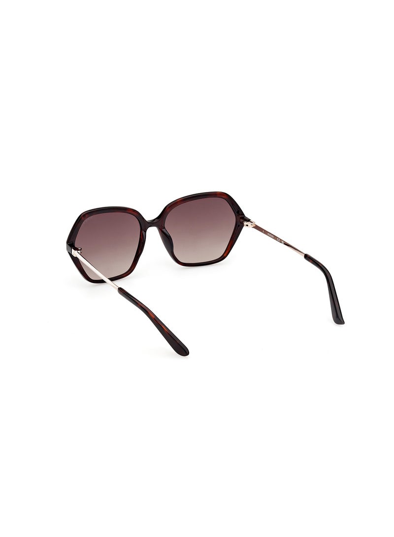 GUESS Women's UV Protection Asymmetrical Shape Sunglasses - GU0013452F55 - Lens Size: 55 Mm - Dark Havana - Image 3