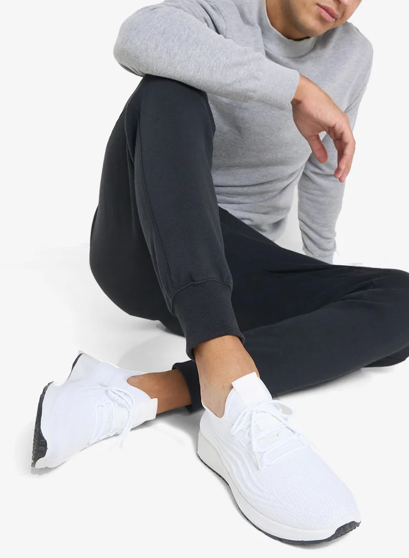 سفنتي فايف سنيكرز محبوك