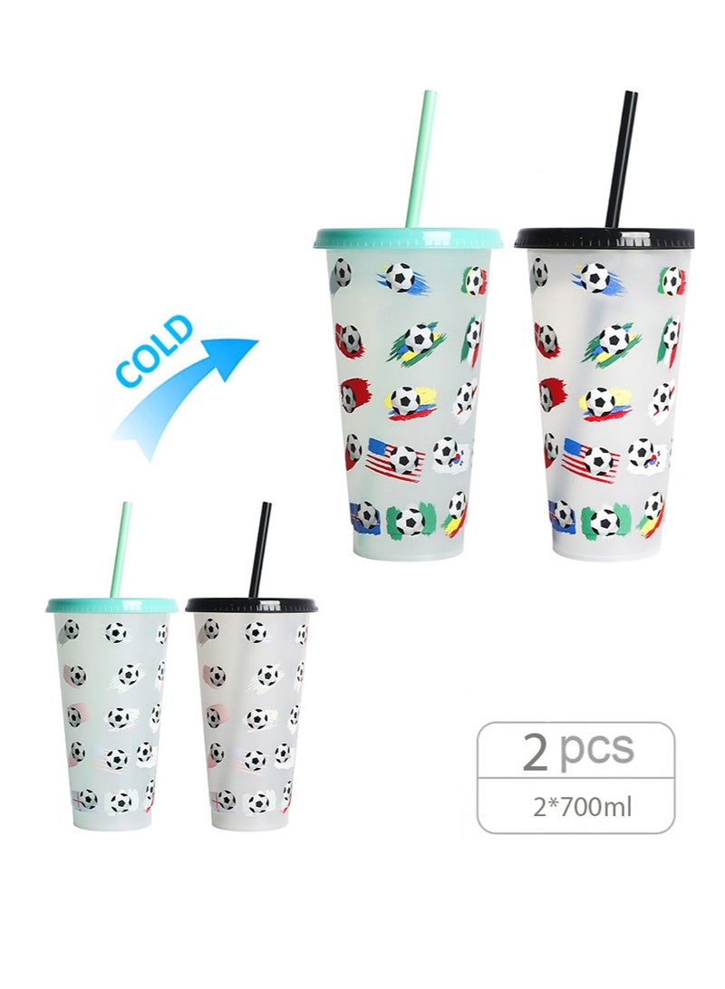 إزدنك كوب متغير اللون، عبوة من قطعتين سعة 700 مل من البلاستيك مع غطاء وقشة، كوب قهوة مثلج قابل لإعادة الاستخدام، مناسب للنساء والبالغين وحفلات الأطفال، أكواب مشروبات مثلجة لطيفة (نمط كرة القدم) - Image 1