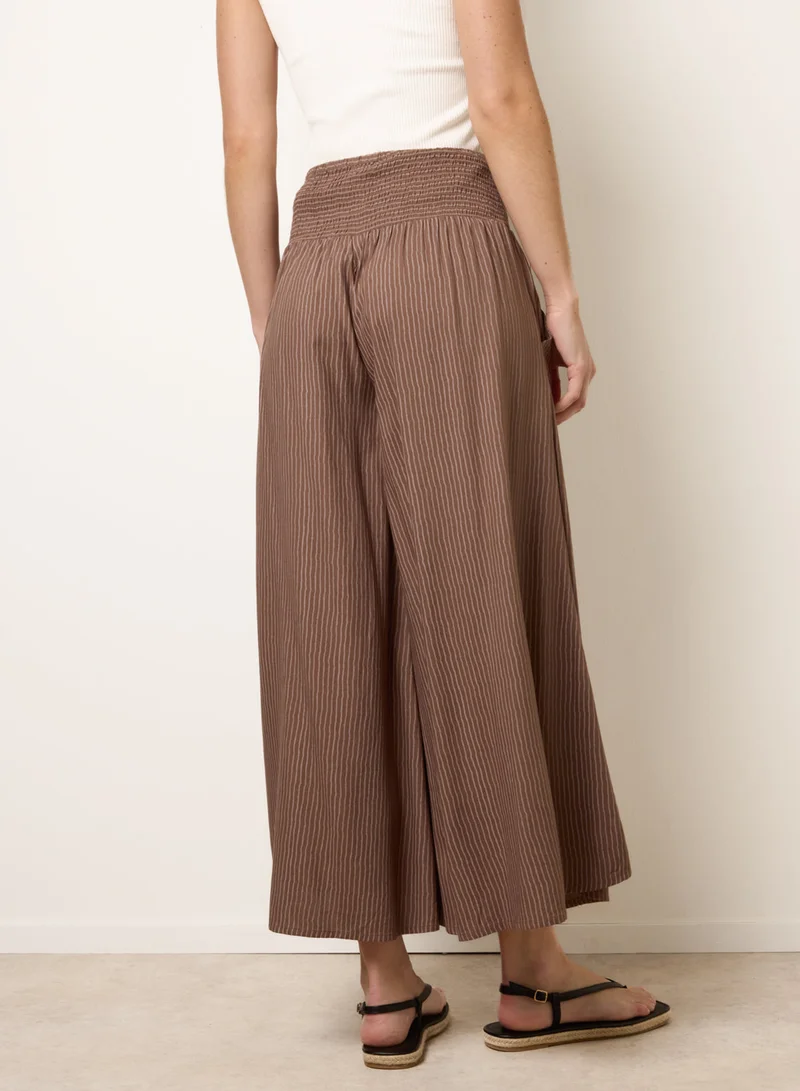 بلو فانيلا Wide Leg Shirred Waist Wavy Trousers