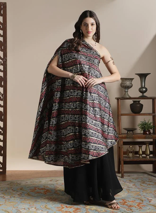 جلو باص طقم منسق من كورتا مطبعة بانداني وبنطال بالازو واسع