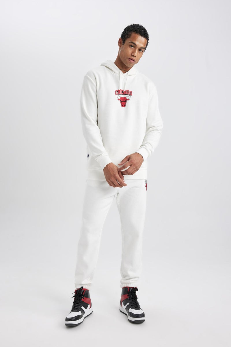 DeFacto Man DeFactoFit NBA Chicago Bulls Standard Fit Hooded Thick Sweatshirt  - Image 5