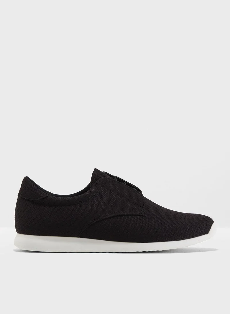 Vagabond Kasai Slip On