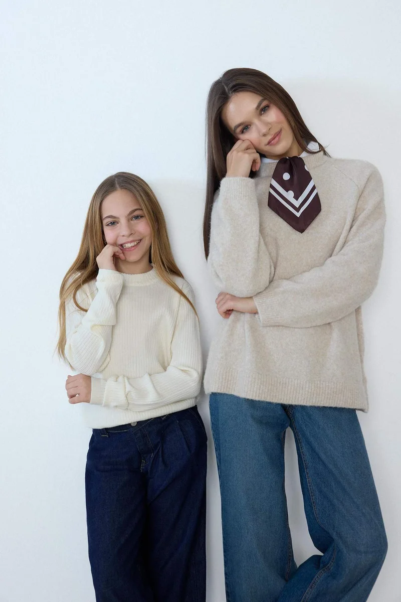 ديفاكتو Girl Slim Fit Crew Neck Knit Pullover