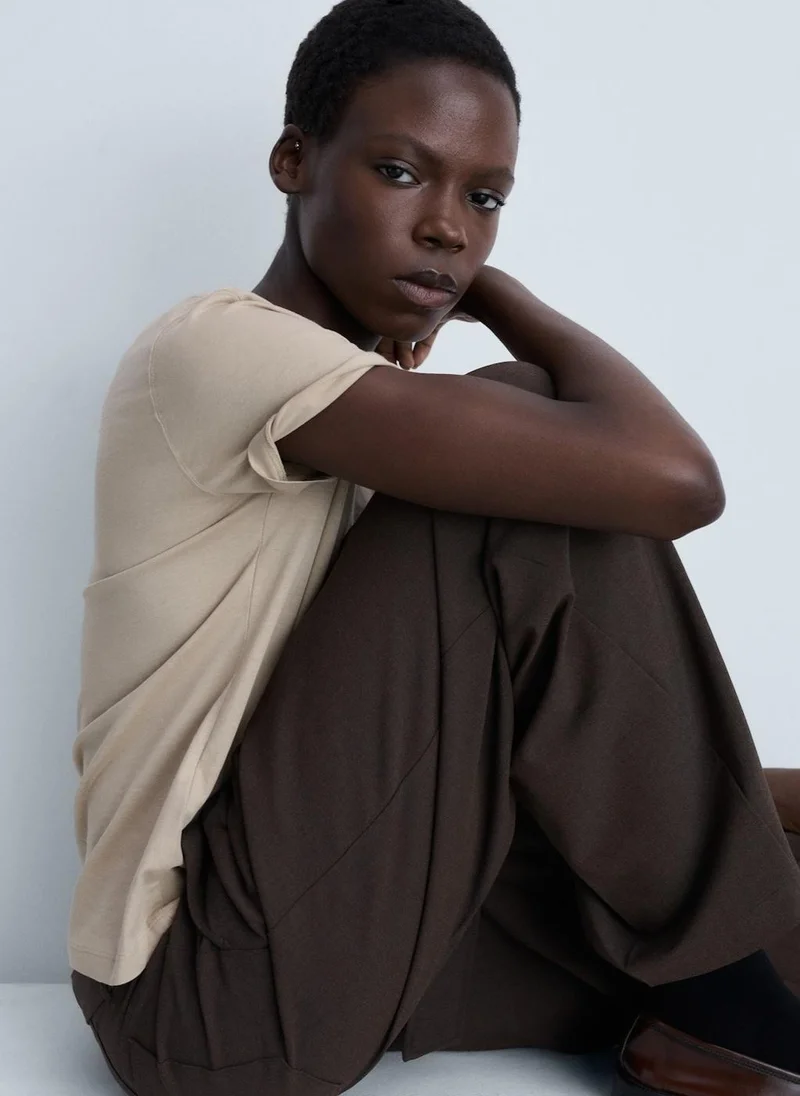 مانجو Casual V-Neck T-Shirt