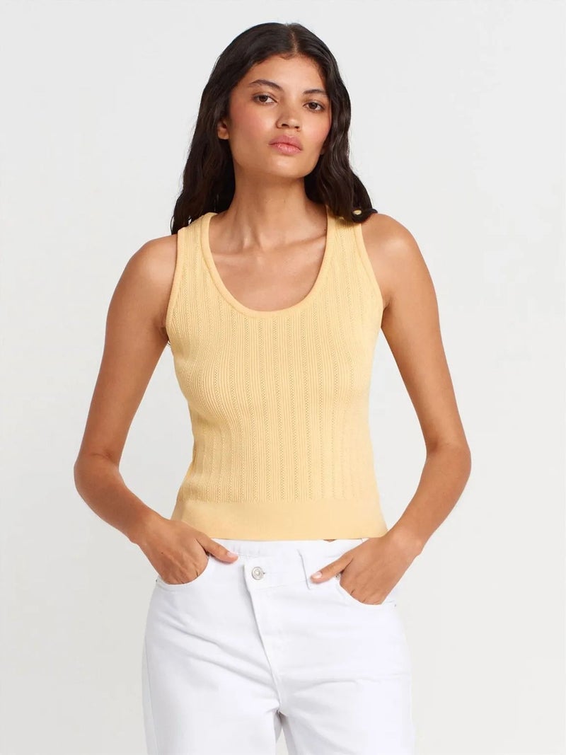 DILVIN Ribbed Sleeveless Slim-fit Blouse - Image 1