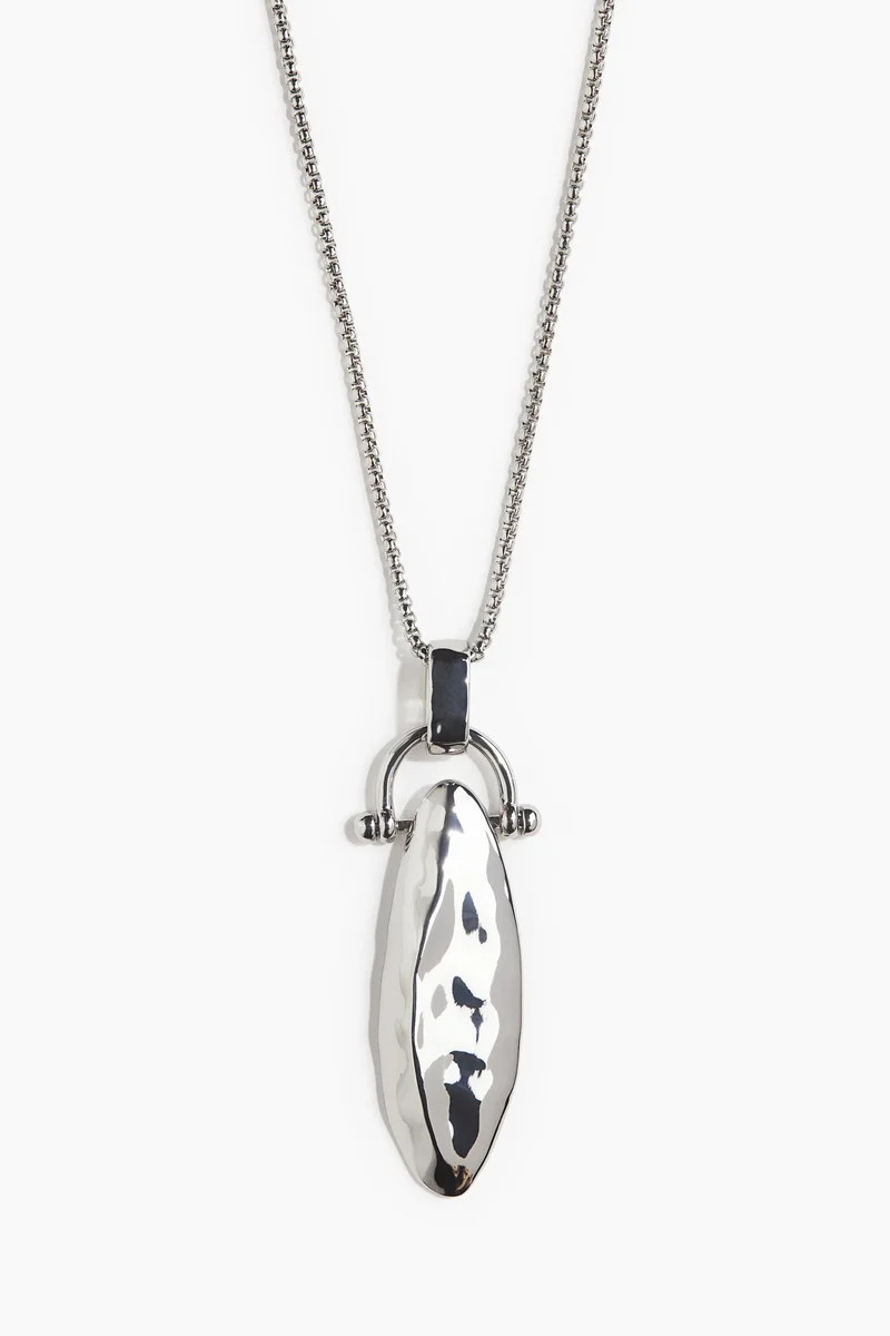 اتش اند ام قلادة طويلة مزينة بحلية