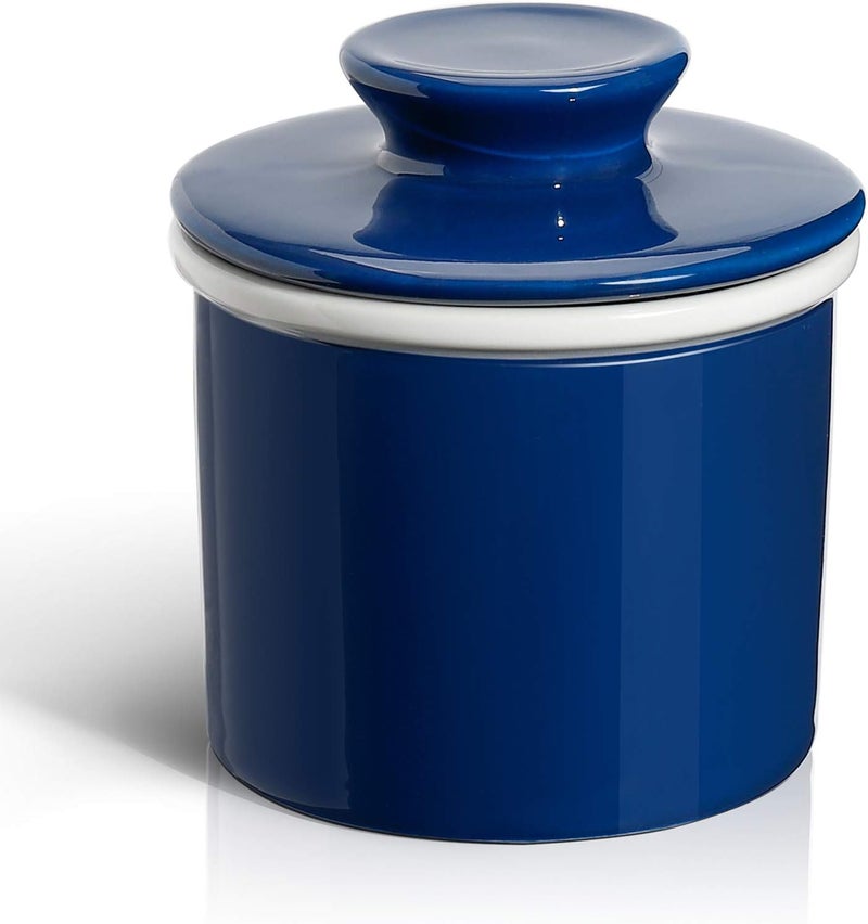 Sweese طبق زبدة فرنسي مع غطاء - وعاء زبدة للكونتر مع خط ماء لزبدة قابلة للدهن - لا مزيد من الزبدة الصلبة - أزرق داكن - Image 1